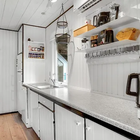 2 Bedroom Lovely In *