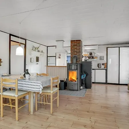 Дом отдыха 2 Bedroom Lovely In