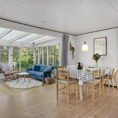 2 Bedroom Lovely In *