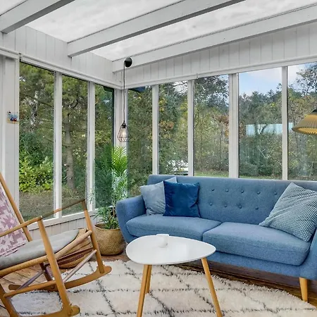 2 Bedroom Lovely In *