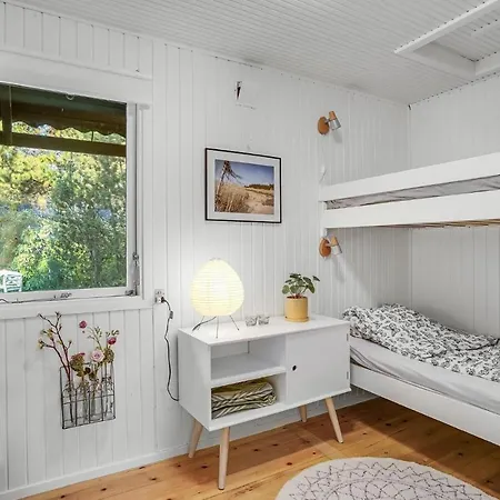 Дом отдыха 2 Bedroom Lovely In