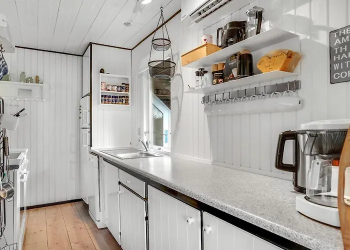 2 Bedroom Lovely In *